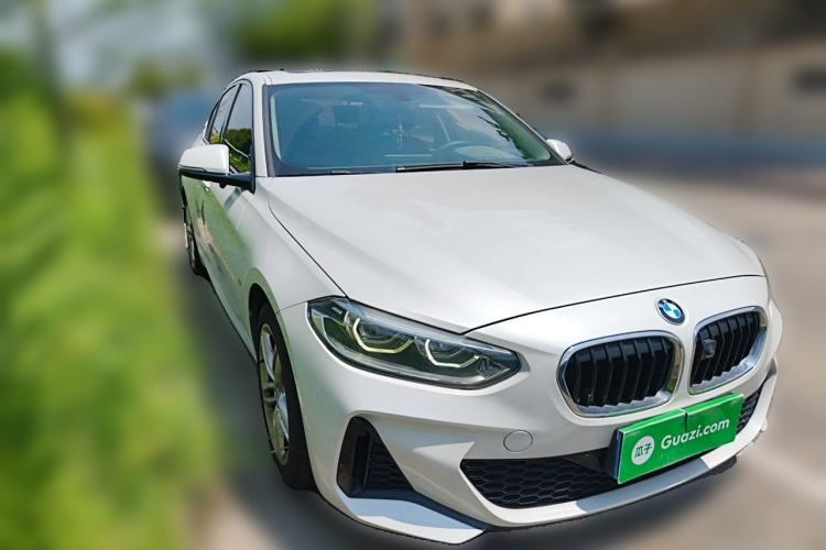 Used BMW 1 Series 2019 118i M Sport Package Front Right 45 Deg