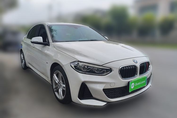 Used BMW 1 Series 2019 118i M Sport Package Front Right 45 Deg
