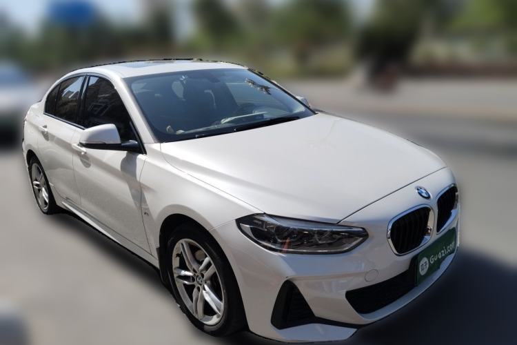 Used BMW 1 Series 2019 118i M Sport Package Front Right 45 Deg