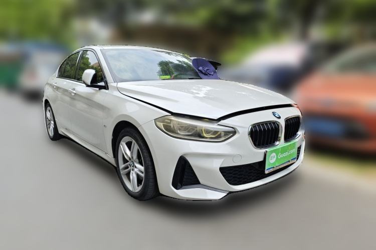 Used BMW 1 Series 2019 118i M Sport Package Front Right 45 Deg