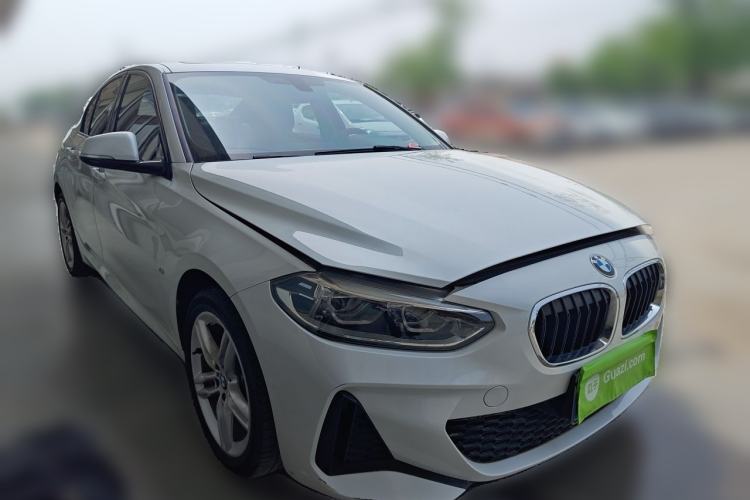 Used BMW 1 Series 2019 118i M Sport Package Front Right 45 Deg