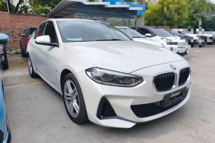 Used BMW 1 Series 2019 118i M Sport Package Front Right 45 Deg