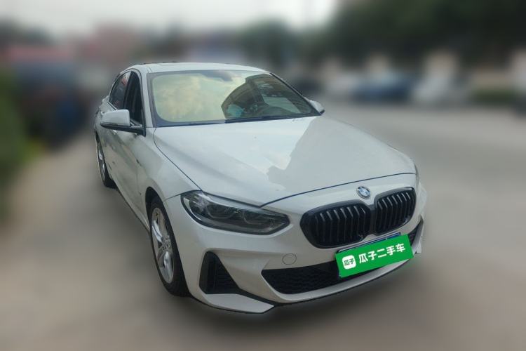 Used BMW 1 Series 2019 118i M Sport Package Front Right 45 Deg