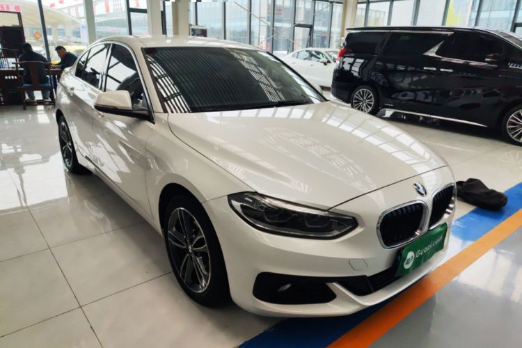 Used BMW 1 Series 2019 118i Fashion Model Front Right 45 Deg