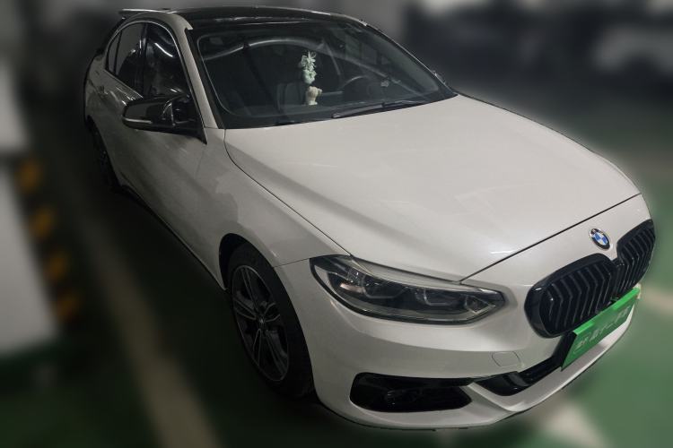 Used BMW 1 Series 2019 118i Fashion Model Front Right 45 Deg