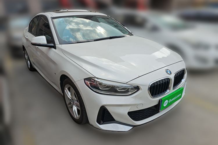 Used BMW 1 Series 2019 118i M Sport Package Front Right 45 Deg