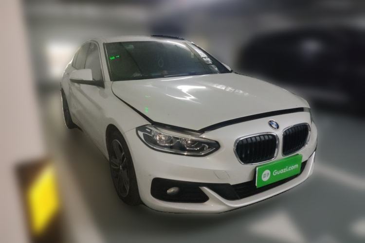 Used BMW 1 Series 2019 118i Fashion Model Front Right 45 Deg