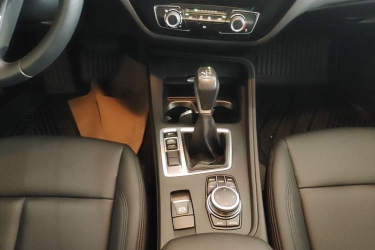 Used BMW 1 Series 2019 118i Fashion Model Gear Lever