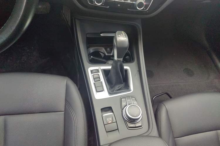 Used BMW 1 Series 2019 118i Fashion Model Gear Lever
