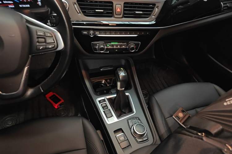 Used BMW 1 Series 2019 118i Fashion Model Gear Lever