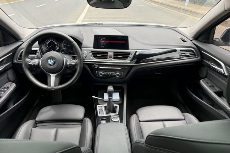 Used BMW 1 Series 2019 118i M Sport Package Interior 10