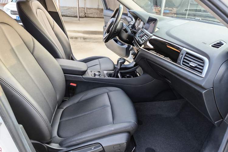 Used BMW 1 Series 2019 118i Fashion Model Interior 3