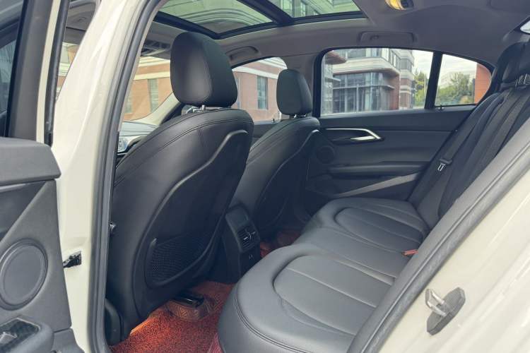 Used BMW 1 Series 2019 120i Leading Model M Sport Package Interior 4