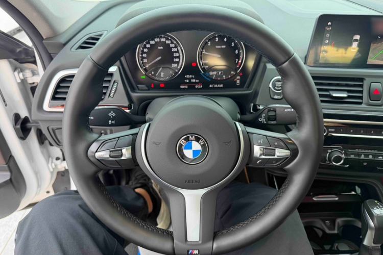 Used BMW 1 Series 2019 118i M Sport Package Interior 4