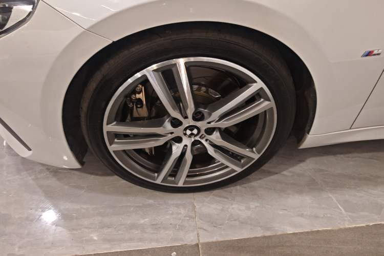 Used BMW 1 Series 2019 120i Leading Model M Sport Package Left Front Wheel Hub