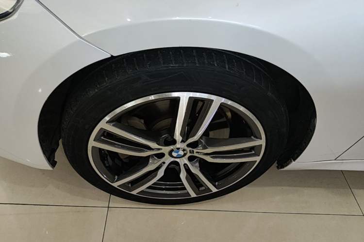 Used BMW 1 Series 2019 120i Leading Model M Sport Package Left Front Wheel Hub