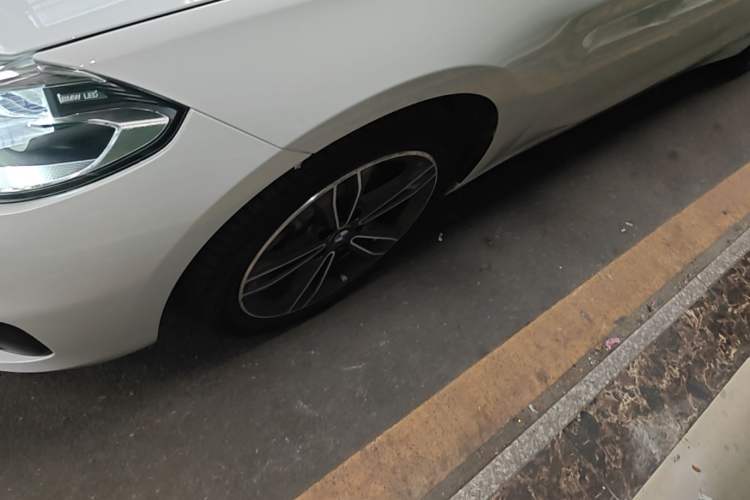 Used BMW 1 Series 2019 118i Fashion Model Left Front Wheel Hub