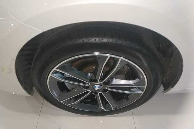 Used BMW 1 Series 2019 118i Fashion Model Left Front Wheel Hub