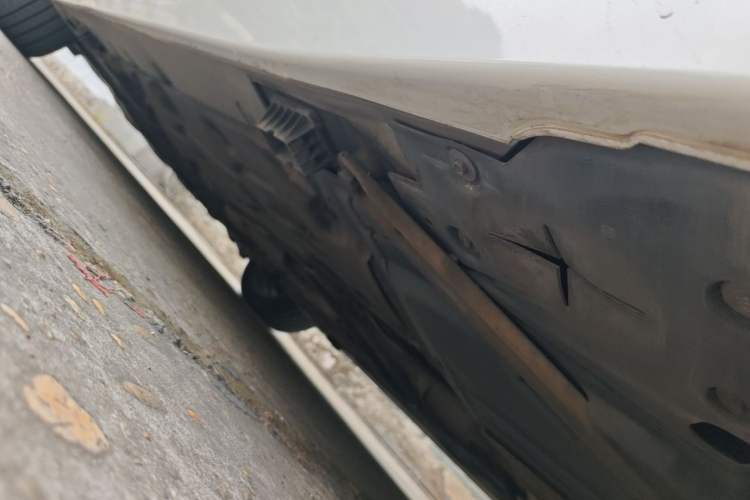 Used BMW 1 Series 2019 118i Fashion Model Left Side Sill