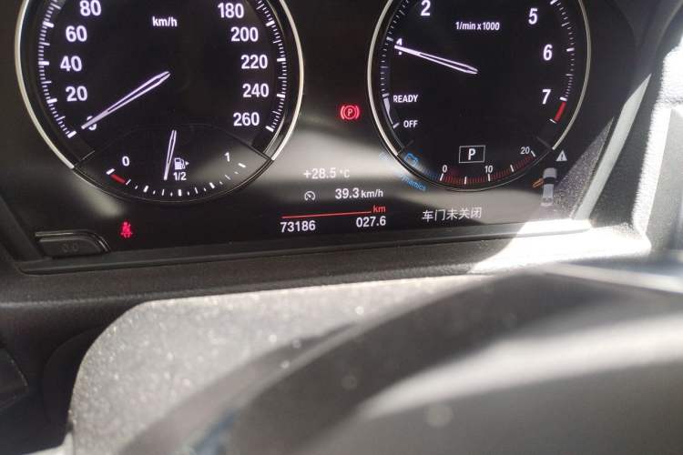 Used BMW 1 Series 2019 118i Fashion Model Odometer Close Up