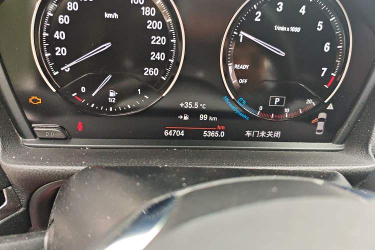Used BMW 1 Series 2019 118i Fashion Model Odometer Close Up