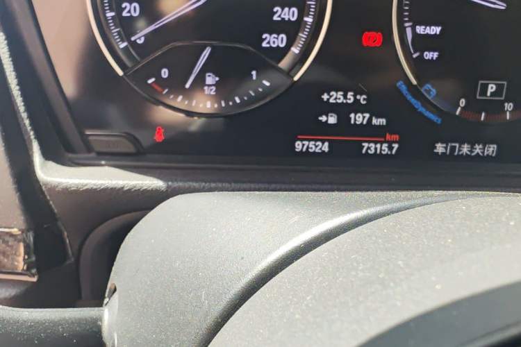 Used BMW 1 Series 2019 118i M Sport Package Odometer Close Up