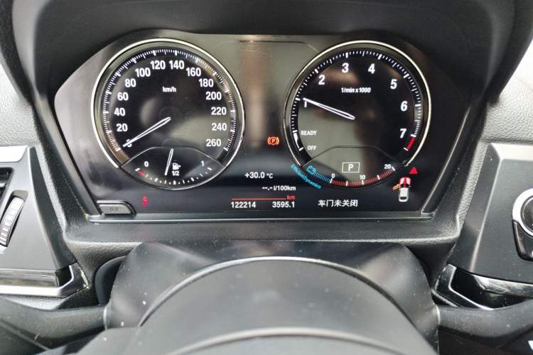 Used BMW 1 Series 2019 118i M Sport Package Odometer Close Up