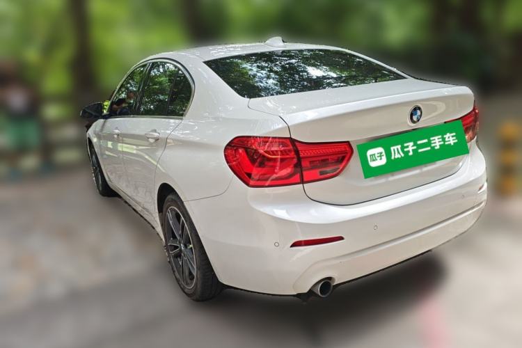 Used BMW 1 Series 2019 118i Fashion Model Rear Left 45 Deg