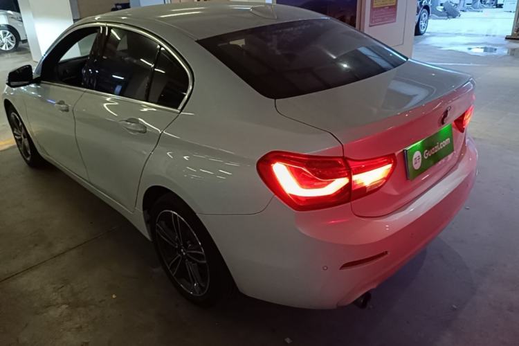 Used BMW 1 Series 2019 118i Fashion Model Rear Left 45 Deg