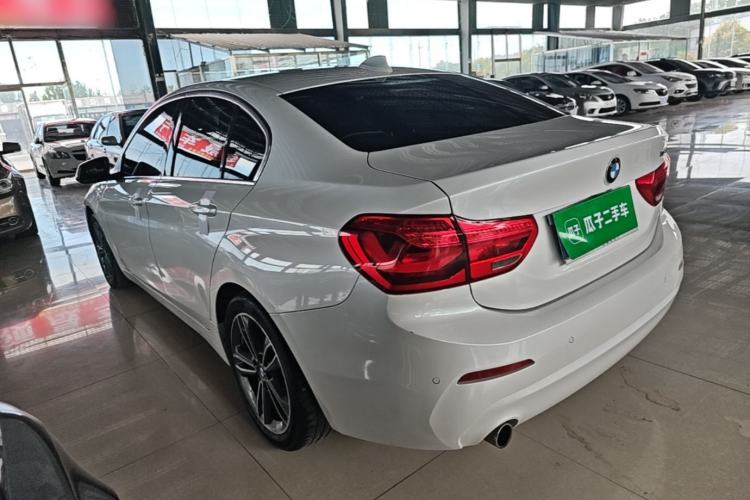 Used BMW 1 Series 2019 118i Fashion Model Rear Left 45 Deg