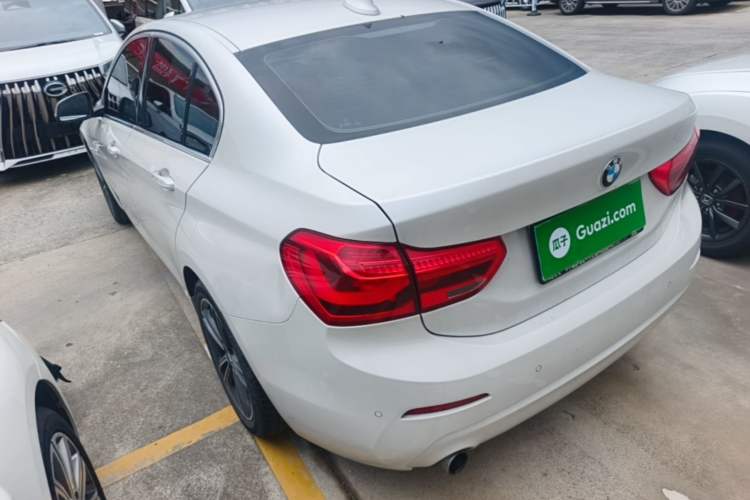 Used BMW 1 Series 2019 118i Fashion Model Rear Left 45 Deg