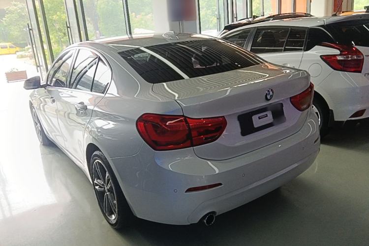 Used BMW 1 Series 2019 118i Fashion Model Rear Left 45 Deg