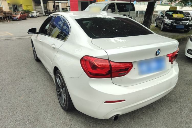 Used BMW 1 Series 2019 118i Fashion Model Rear Left 45 Deg