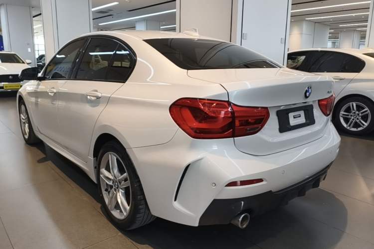 Used BMW 1 Series 2019 118i M Sport Package Rear Left 45 Deg