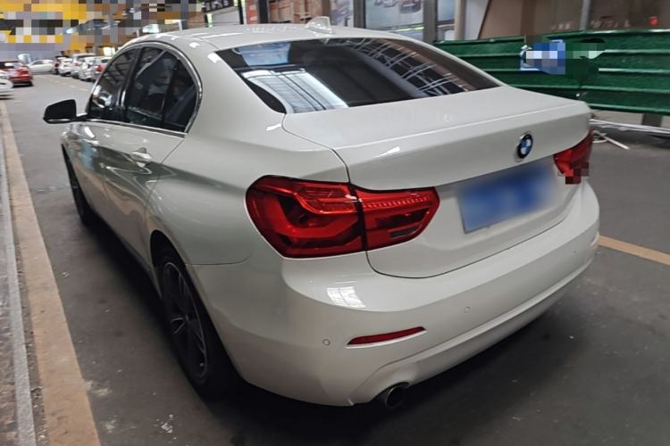 Used BMW 1 Series 2019 118i Fashion Model Rear Left 45 Deg