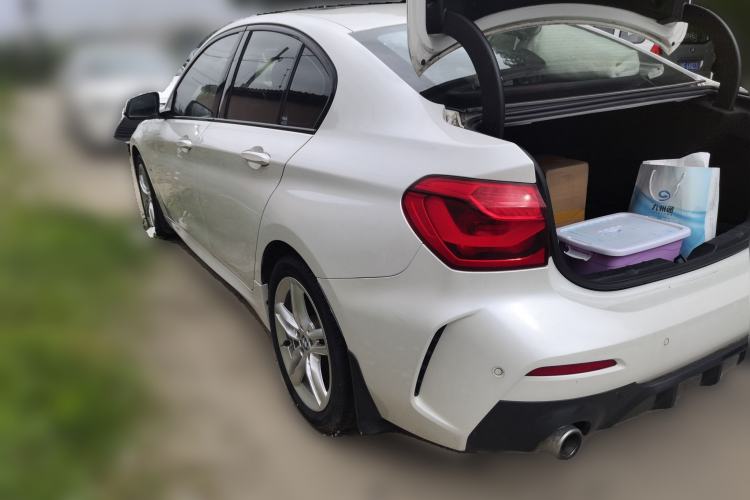 Used BMW 1 Series 2019 118i Fashion Model Rear Left 45 Deg