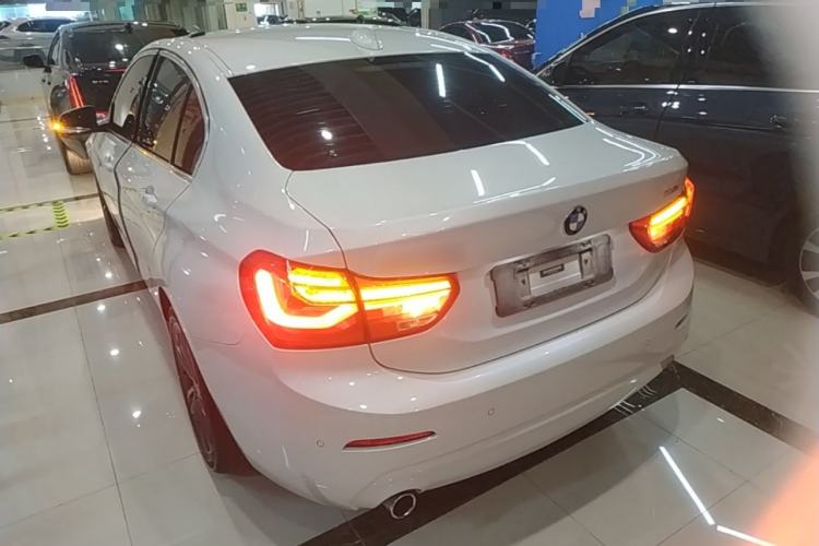 Used BMW 1 Series 2019 118i Fashion Model Rear Left 45 Deg