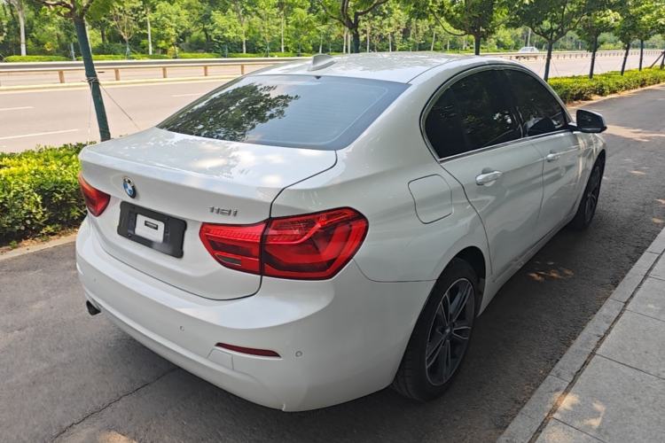 Used BMW 1 Series 2019 118i Fashion Model Rear Right 45 Deg