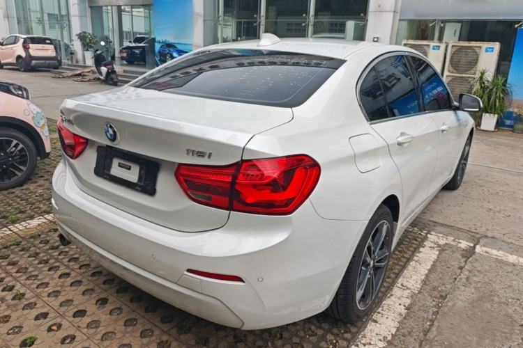 Used BMW 1 Series 2019 118i Fashion Model Rear Right 45 Deg