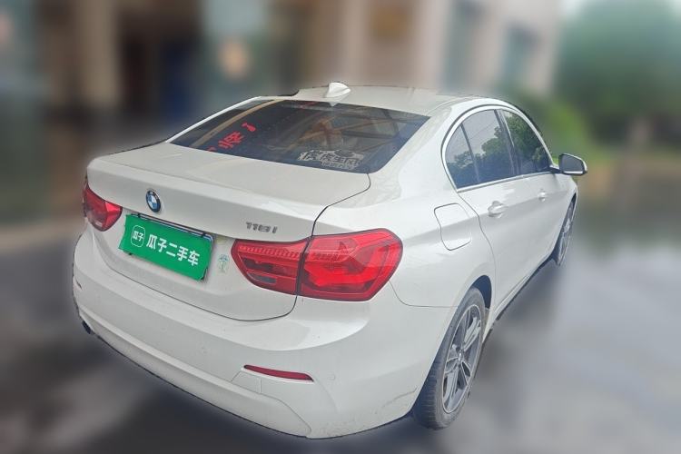 Used BMW 1 Series 2019 118i Fashion Model Rear Right 45 Deg