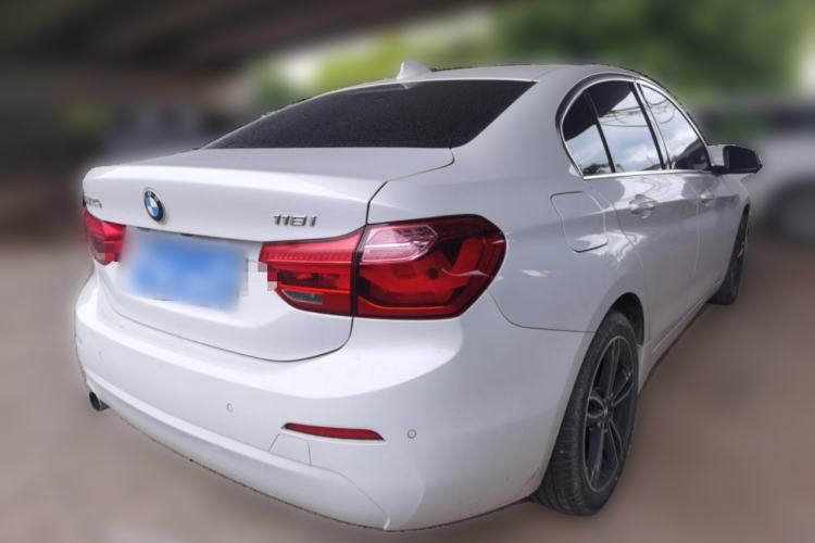 Used BMW 1 Series 2019 118i Fashion Model Rear Right 45 Deg
