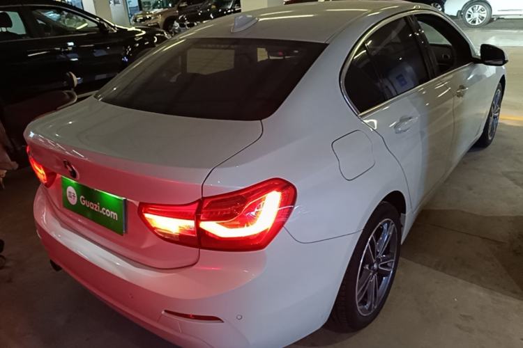Used BMW 1 Series 2019 118i Fashion Model Rear Right 45 Deg