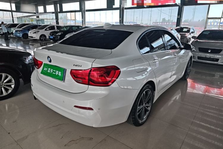 Used BMW 1 Series 2019 118i Fashion Model Rear Right 45 Deg