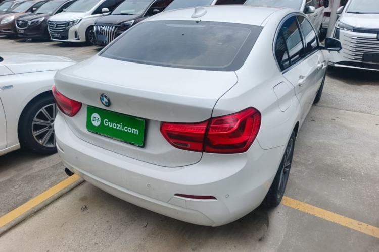 Used BMW 1 Series 2019 118i Fashion Model Rear Right 45 Deg