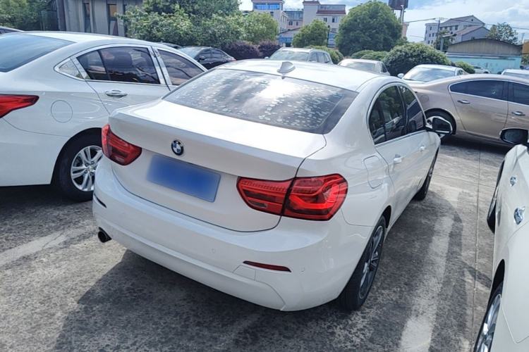 Used BMW 1 Series 2019 118i Fashion Model Rear Right 45 Deg