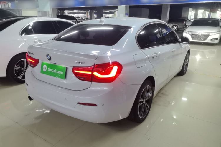 Used BMW 1 Series 2019 118i Fashion Model Rear Right 45 Deg