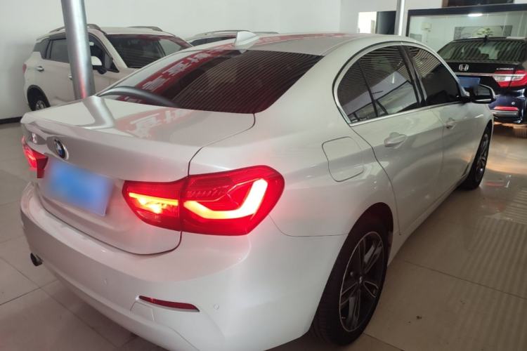 Used BMW 1 Series 2019 118i Fashion Model Rear Right 45 Deg