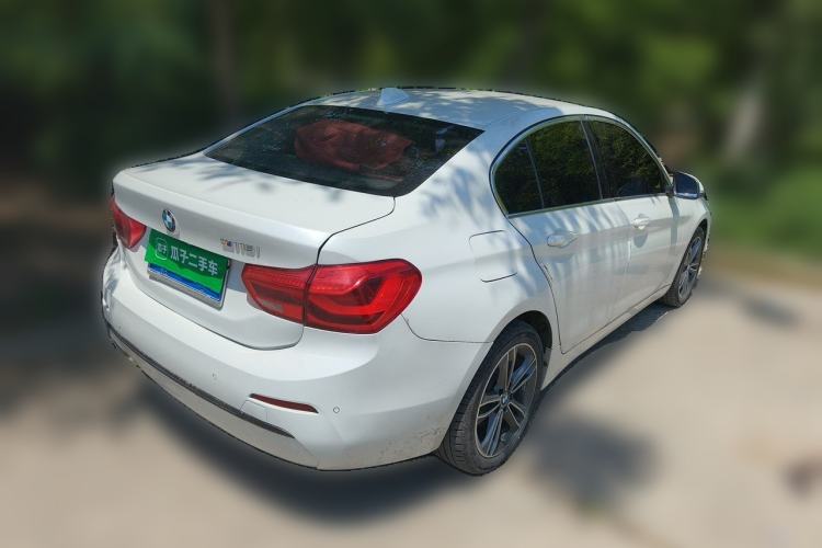 Used BMW 1 Series 2019 118i Fashion Model Rear Right 45 Deg