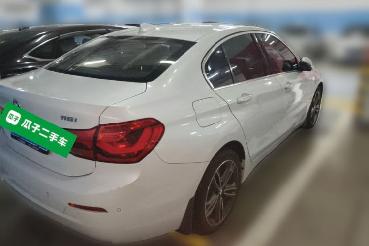 Used BMW 1 Series 2019 118i Fashion Model Rear Right 45 Deg