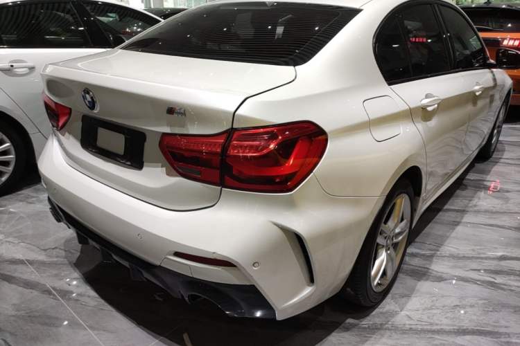 Used BMW 1 Series 2019 118i M Sport Package Rear Right 45 Deg